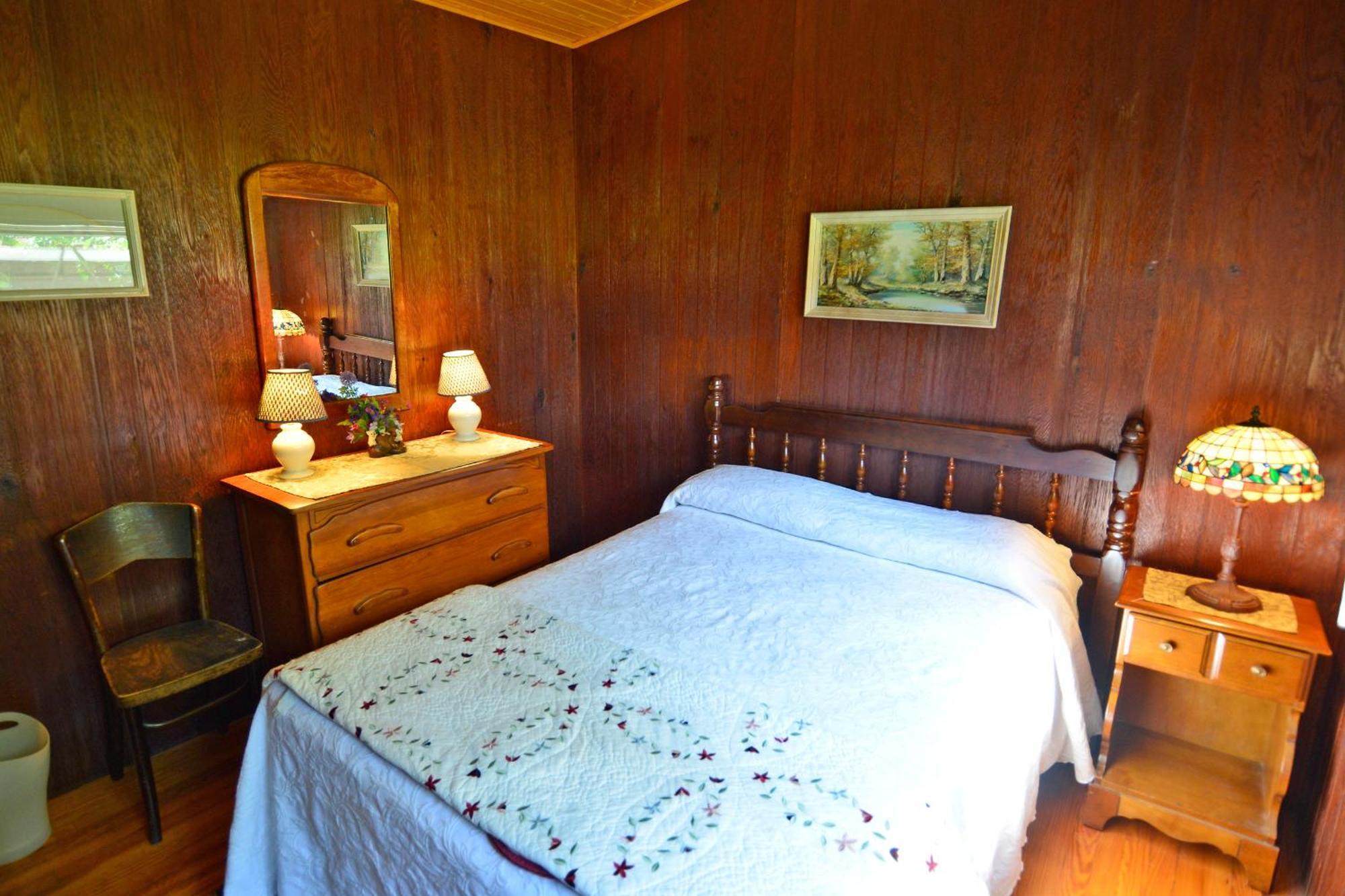 Countryside Cottages Bartonsville Room photo